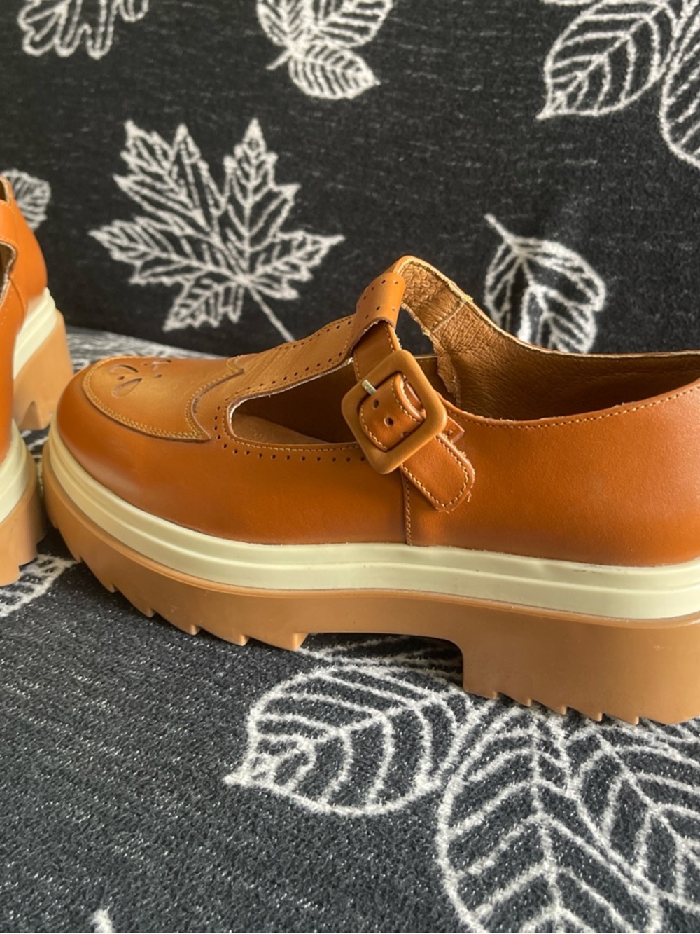Tan Platform Mary Jane Shoes with Chunky Sole - Picture 3 of 5